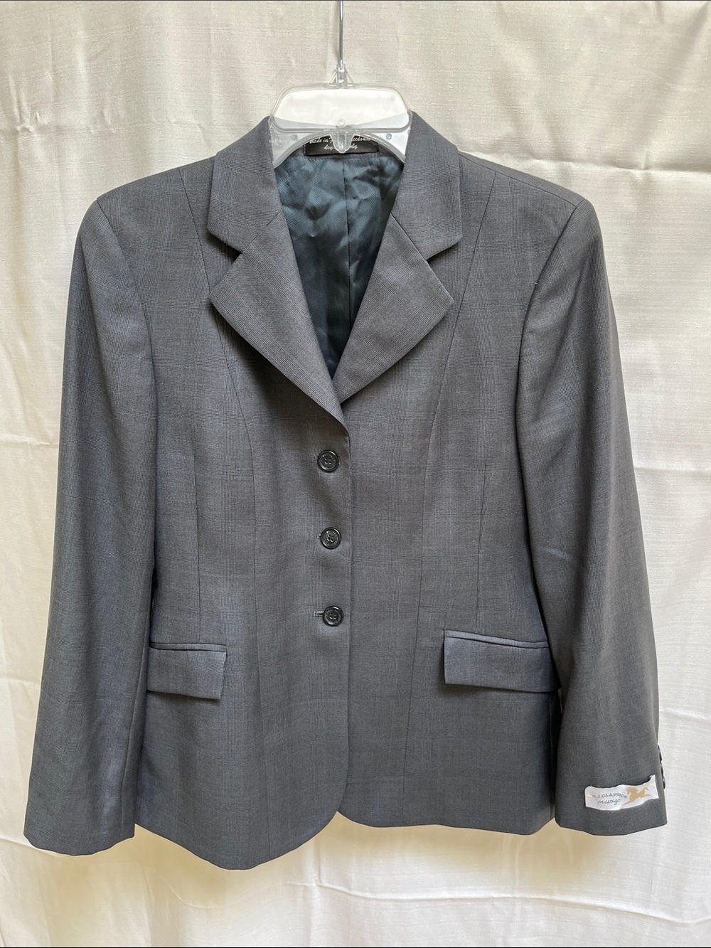 R.J. Classics Devon Blue Label Size 4R Women’s Hunter/Jumper Show Coat in Grey